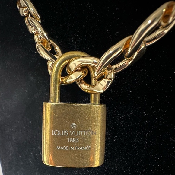 Louis Vitton lock and chain - Picture 4 of 7